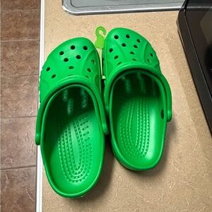NWT Green Crocs Size M7, W9